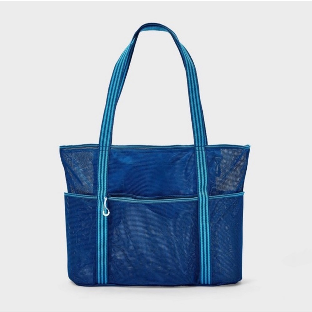NWT blue mesh tote with towel straps